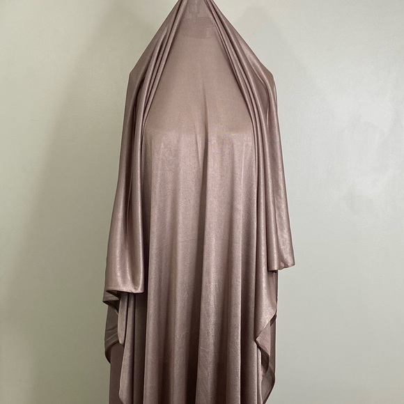 POLYESTER STRETCH KNIT DESSERT TAUPE COLOUR WITH SHEEN DISCO PARTY STYLE FABRIC - Picture 3 of 6